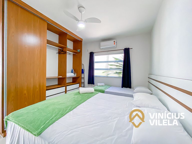 Apto Térreo com 2 quartos (ambos com ar split), sendo 1 suít