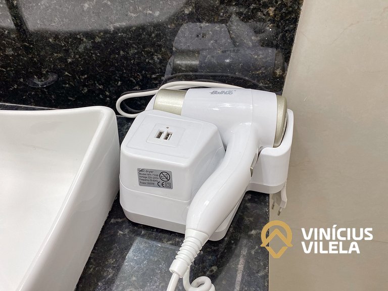 Apto Térreo com 2 quartos (ambos com ar split), sendo 1 suít