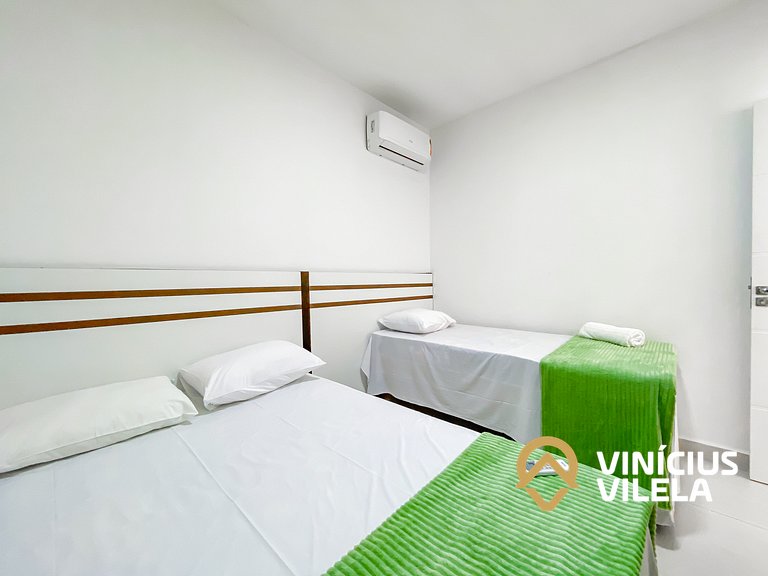 Apto Térreo com 2 quartos (ambos com ar split), sendo 1 suít