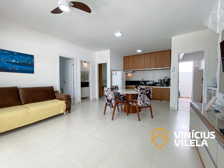 Apto Térreo com 2 quartos (ambos com ar split), sendo 1 suít