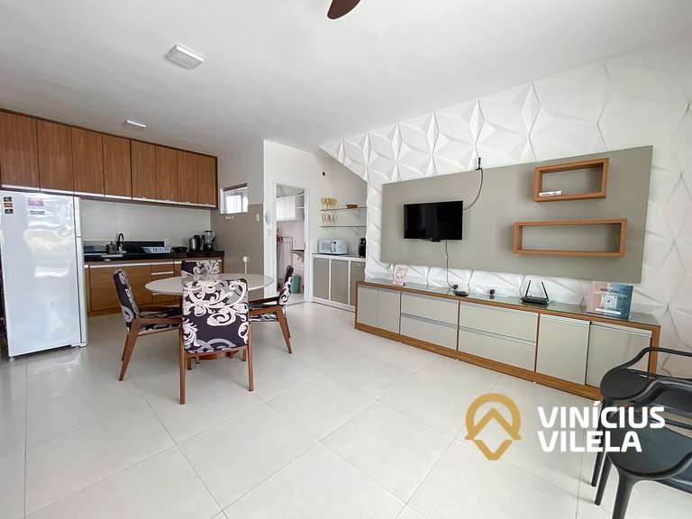 Apto Térreo com 2 quartos (ambos com ar split), sendo 1 suít