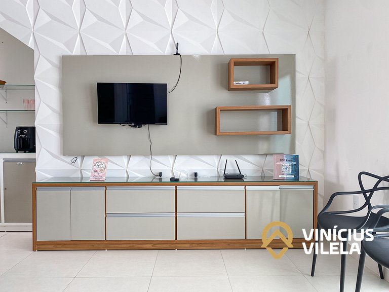 Apto Térreo com 2 quartos (ambos com ar split), sendo 1 suít