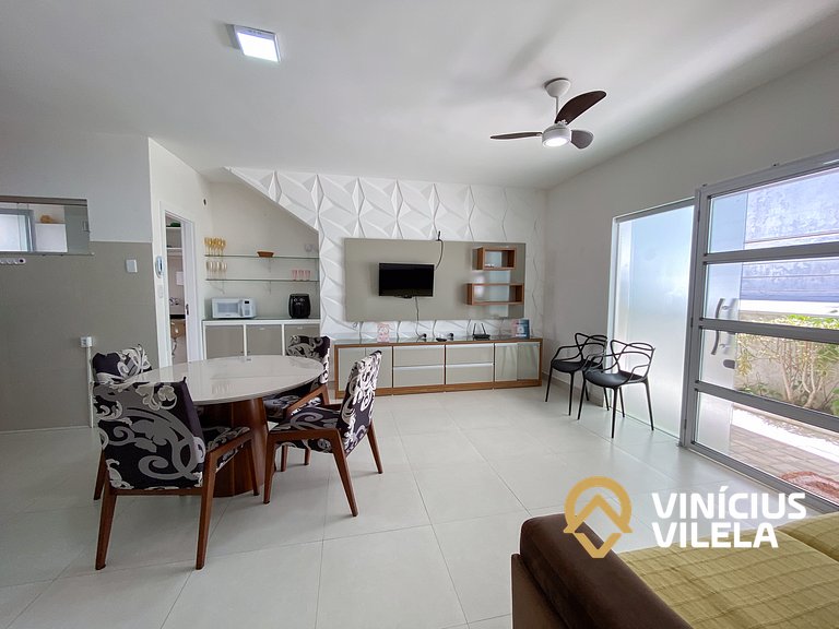 Apto Térreo com 2 quartos (ambos com ar split), sendo 1 suít