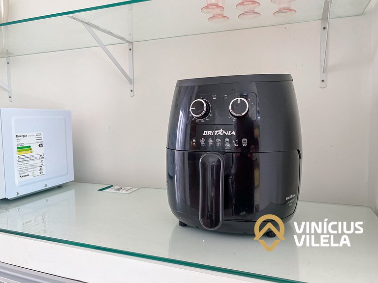 Apto Térreo com 2 quartos (ambos com ar split), sendo 1 suít