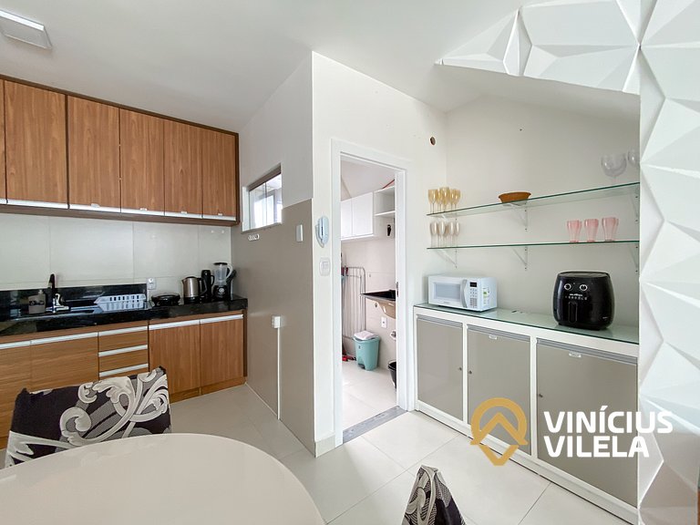 Apto Térreo com 2 quartos (ambos com ar split), sendo 1 suít