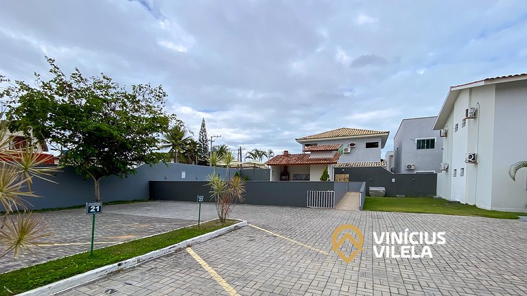 Apartamento 2Q no condomínio Vila Tropical, a uma quadra da