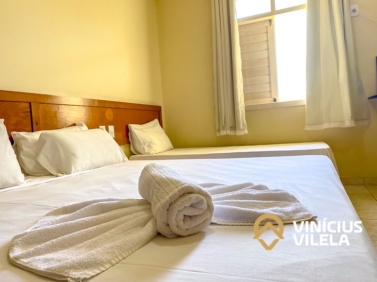 Flat 1 com quarto frente praia de Taperapuã