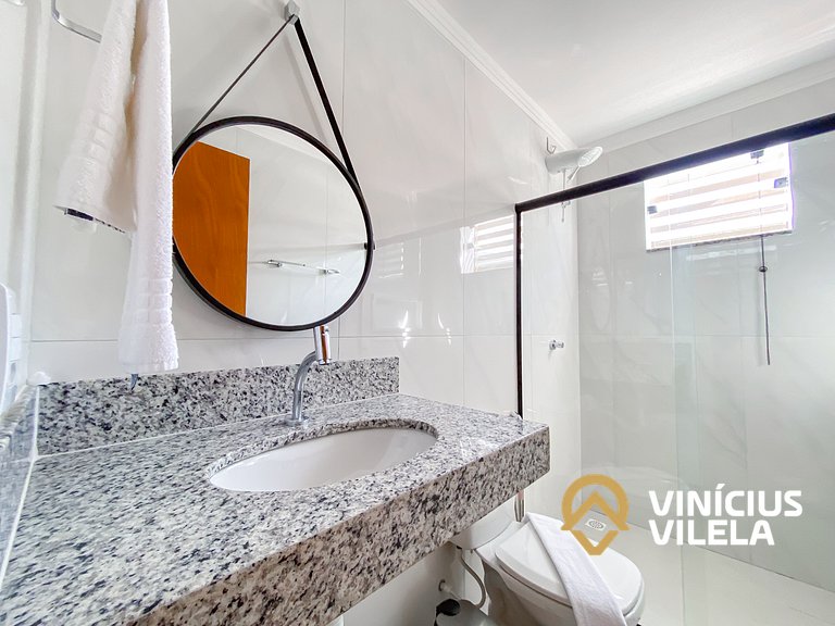 Apê Térreo 3Q prox. a praia de Taperapuã (Axé Moi)