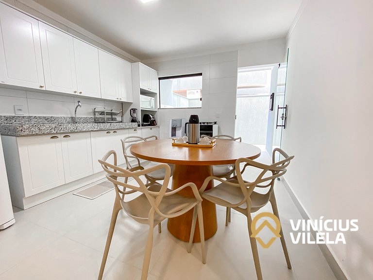 Apê Térreo 3Q prox. a praia de Taperapuã (Axé Moi)