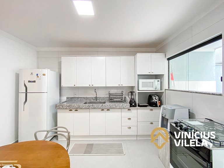 Apê Térreo 3Q prox. a praia de Taperapuã (Axé Moi)