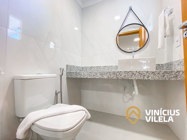 Apê Térreo 3Q prox. a praia de Taperapuã (Axé Moi)