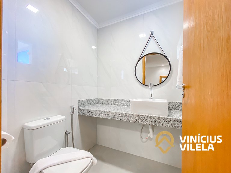 Apê Térreo 3Q prox. a praia de Taperapuã (Axé Moi)