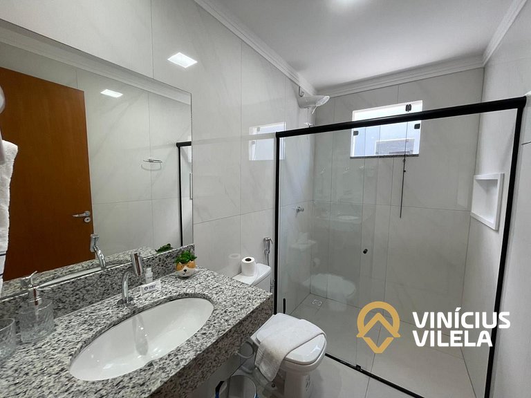 Apê com 3Q prox. a praia de Taperapuã (Axé Moi)