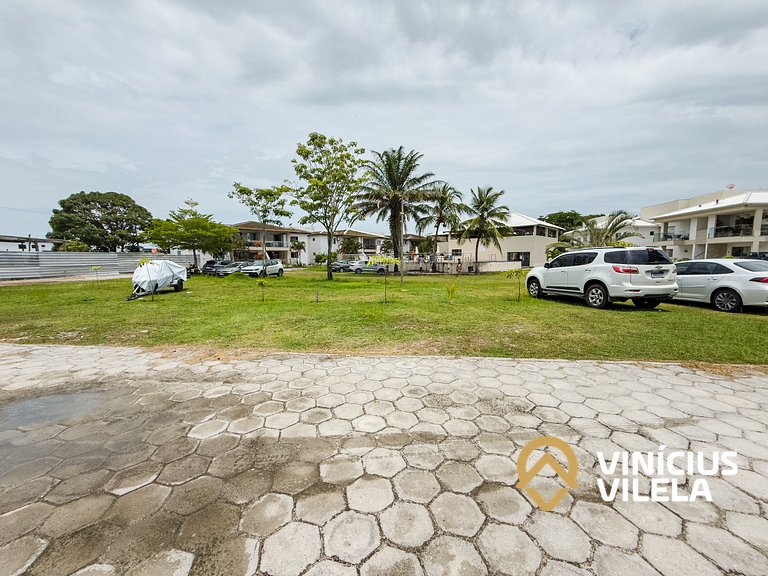 Apê 3Q Frente a praia do Mutá cond. com piscina