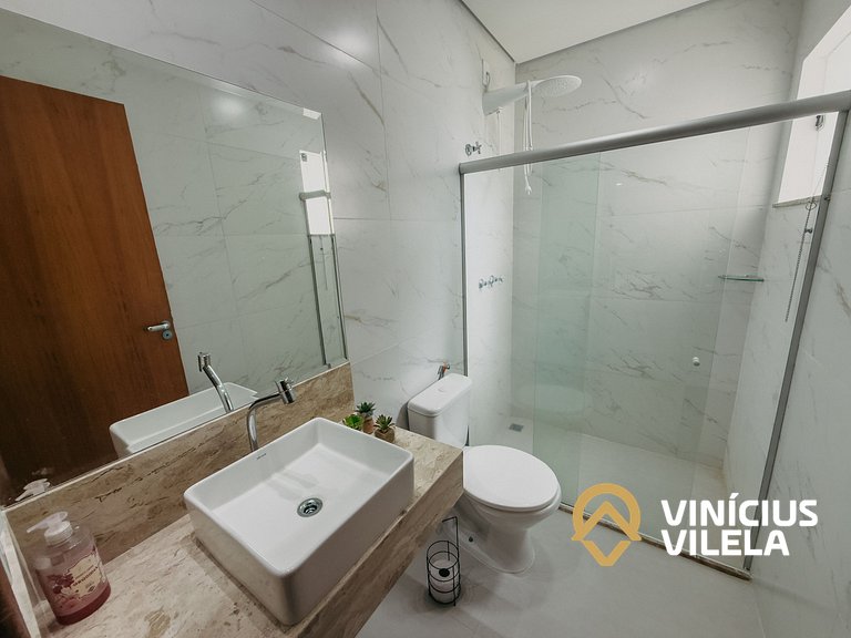 Apê 3Q Frente a praia do Mutá cond. com piscina