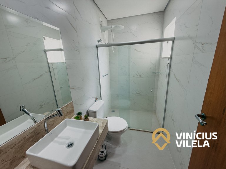 Apê 3Q Frente a praia do Mutá cond. com piscina