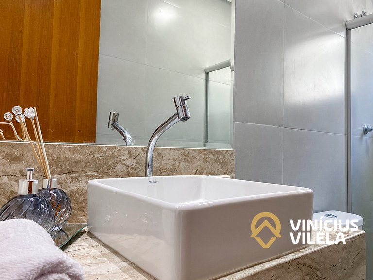 Apê 3Q Frente a praia do Mutá cond. com piscina