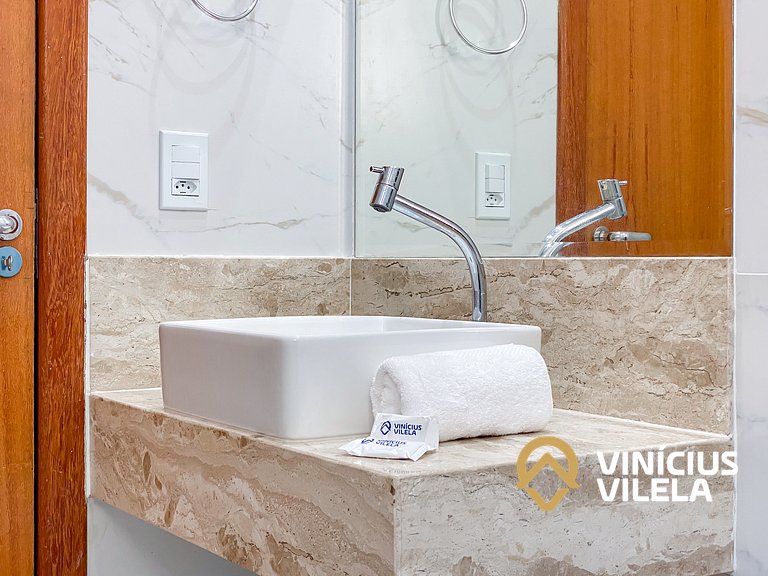 Apê 3Q Frente a praia do Mutá cond. com piscina