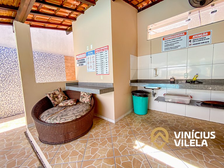 Condomínio com Piscina, Área Gourmet e Garagem a 800m da Pra