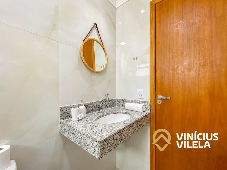 Apê Térreo 2Q prox. a praia de Taperapuã (Axé Moi)