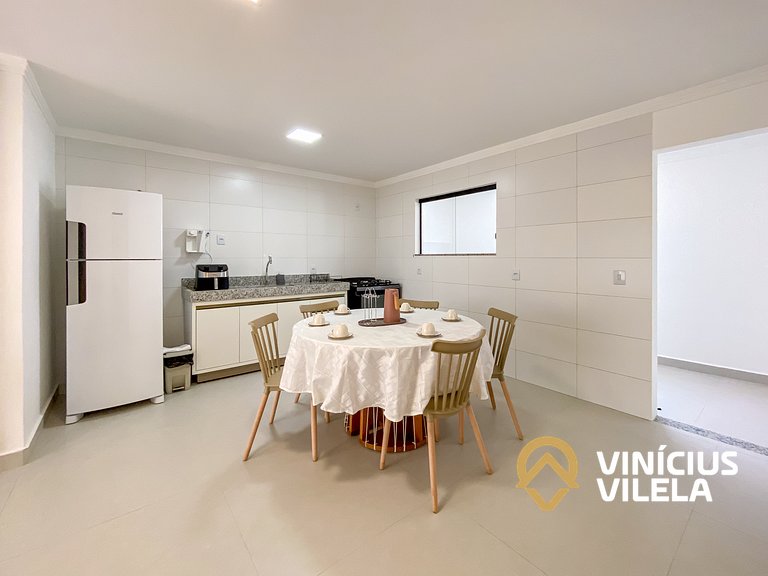 Apê Térreo 2Q prox. a praia de Taperapuã (Axé Moi)