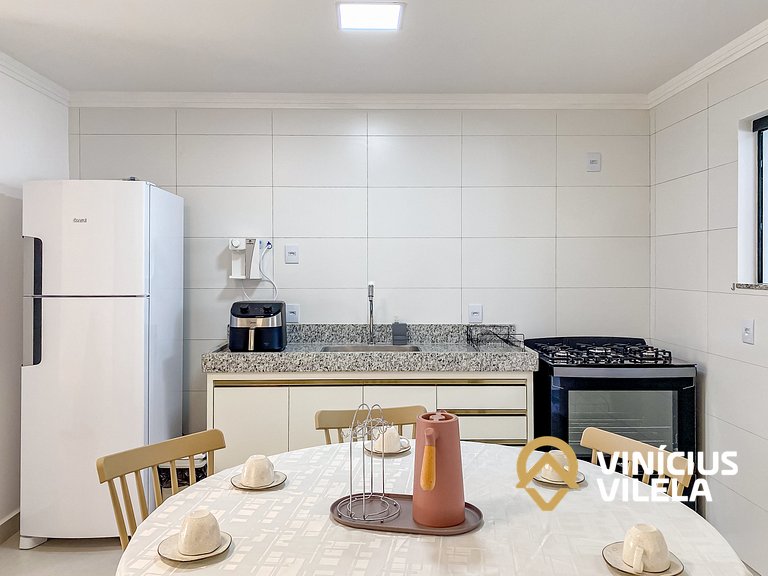 Apê Térreo 2Q prox. a praia de Taperapuã (Axé Moi)