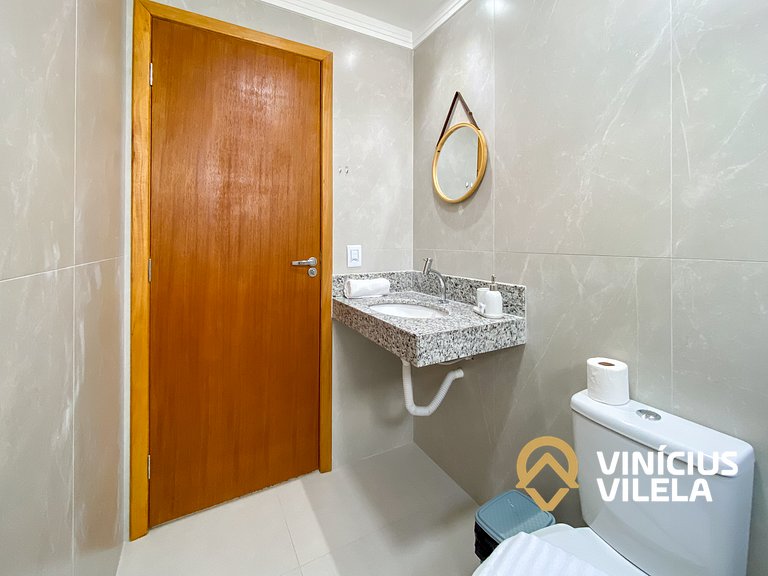 Apê Térreo 2Q prox. a praia de Taperapuã (Axé Moi)