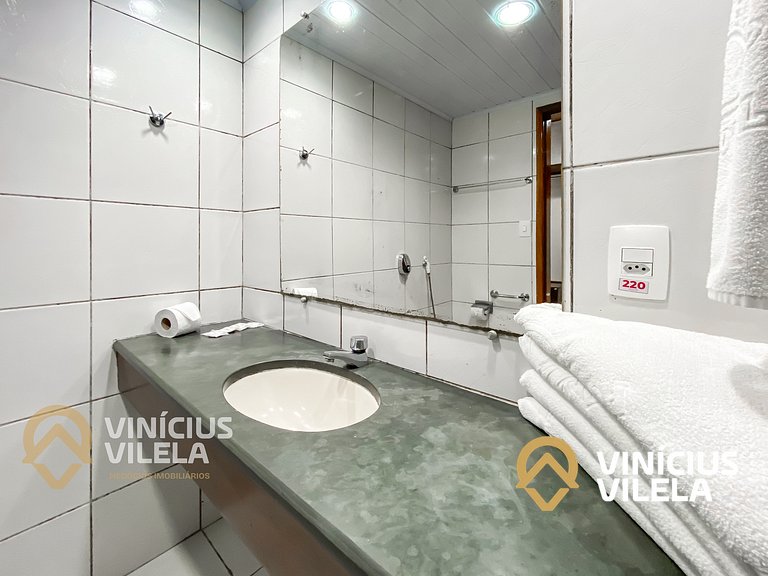 Suiíte com ar , frigobar proximo ao axé Moi