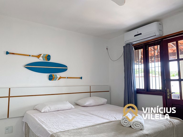 Casa com 3 suítes ambas com ar condicionado e TV, sala clima