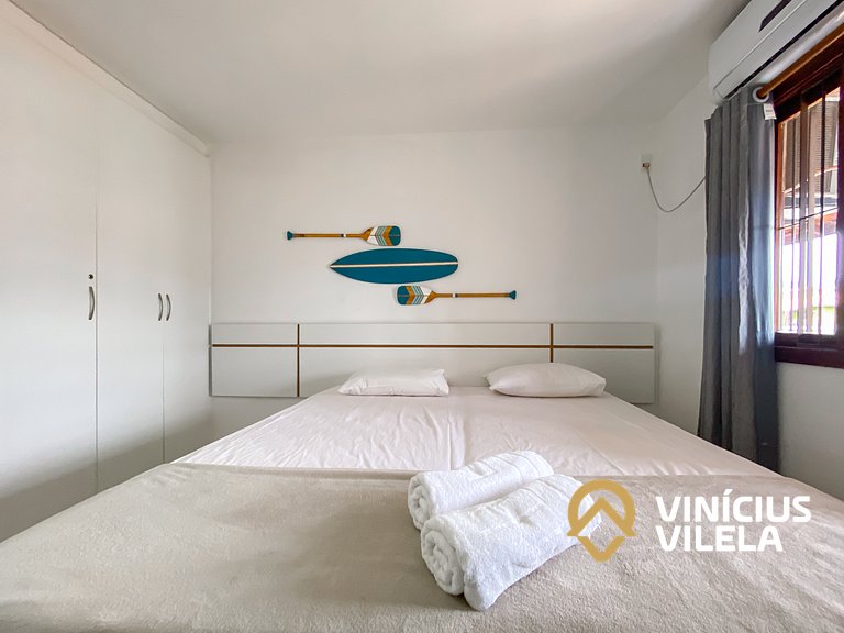 Casa com 3 suítes ambas com ar condicionado e TV, sala clima