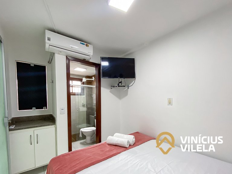 Casa com 3 suítes ambas com ar condicionado e TV, sala clima