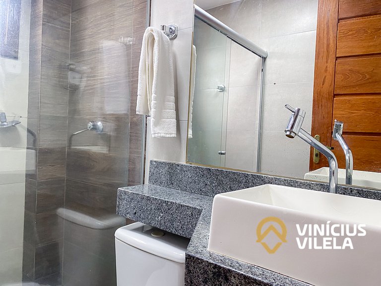 Casa com 3 suítes ambas com ar condicionado e TV, sala clima