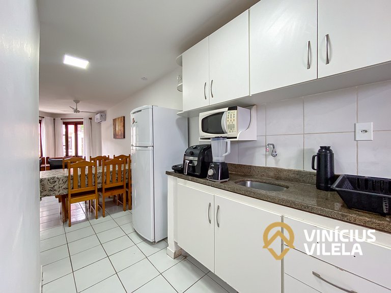 Casa com 3 suítes ambas com ar condicionado e TV, sala clima