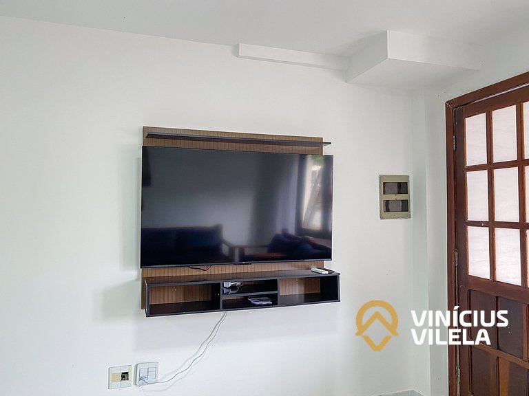 Casa com 3 suítes ambas com ar condicionado e TV, sala clima