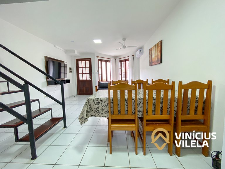 Casa com 3 suítes ambas com ar condicionado e TV, sala clima