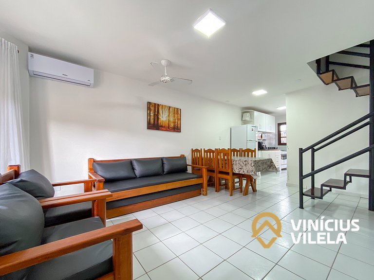 Casa com 3 suítes ambas com ar condicionado e TV, sala clima