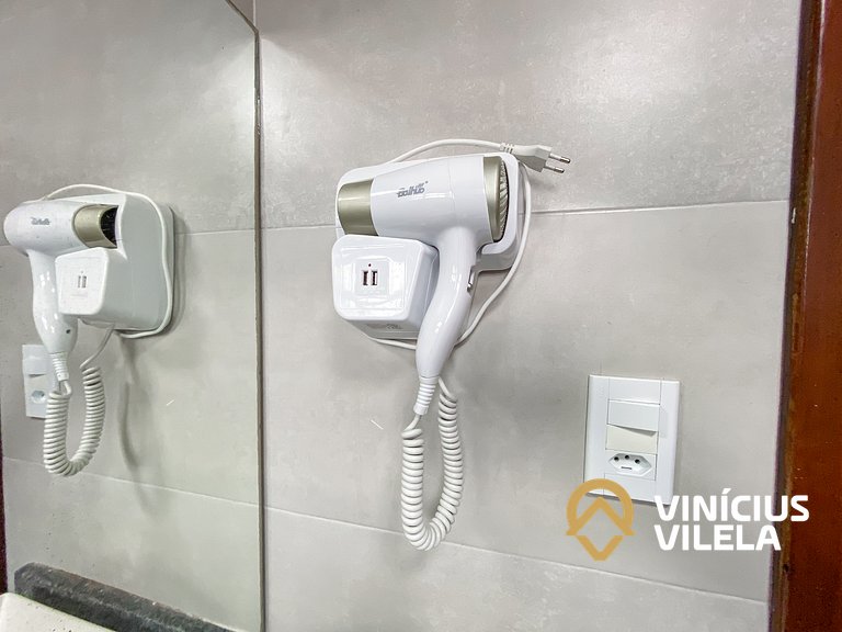 Casa com 3 suítes ambas com ar condicionado e TV, sala clima