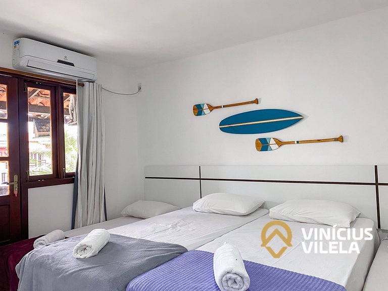 Casa com 3 suítes ambas com ar condicionado e TV, sala clima