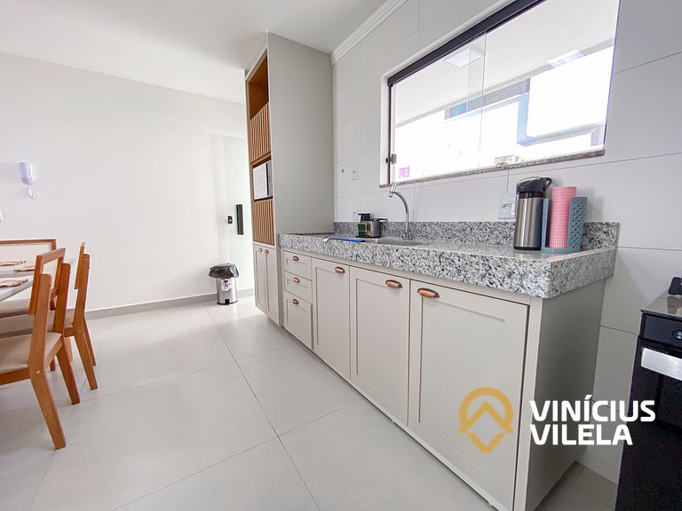 Apê Térreo 2Q prox. a praia de Taperapuã (Axé Moi)