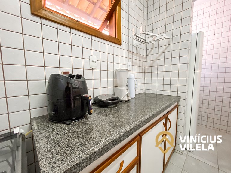 Apto pav. superior 1 quarto frente praia Taperapuã