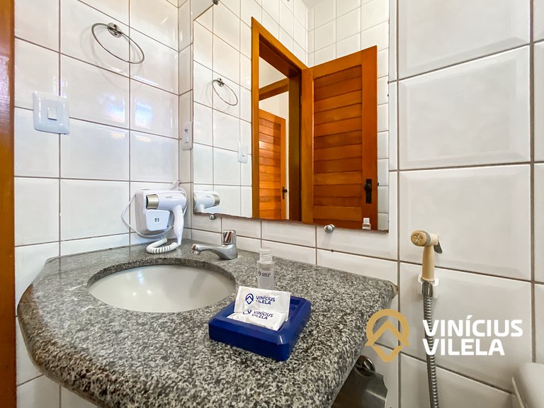 Apartamento frente mar em Taperapuã com piscina