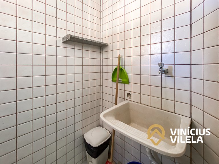 Apto pav. superior 1 quarto frente praia Taperapuã