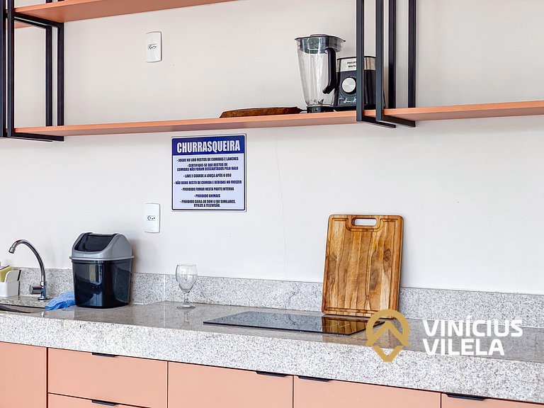 Apto em condomínio a aproximadamente 200m da praia em Coroa