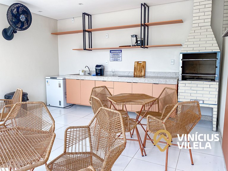 Apto em condomínio a aproximadamente 200m da praia em Coroa