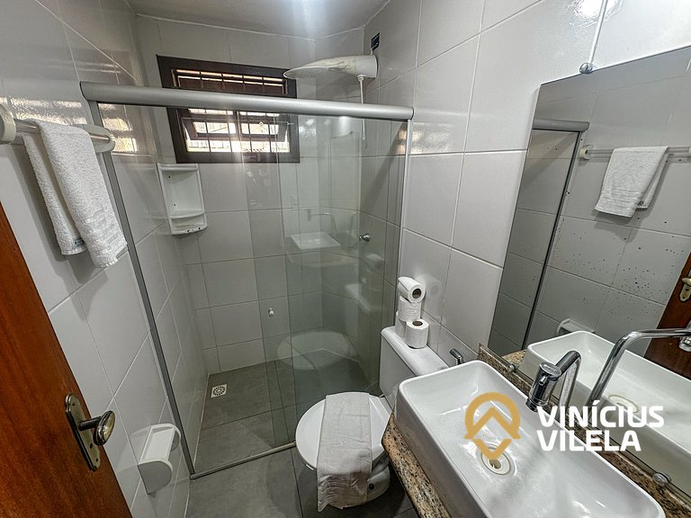 Duplex 2 suítes (com ar), cond. com piscina, sauna