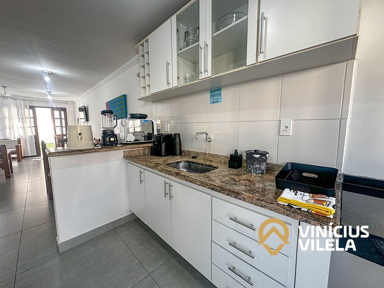 Duplex 2 suítes (com ar), cond. com piscina, sauna