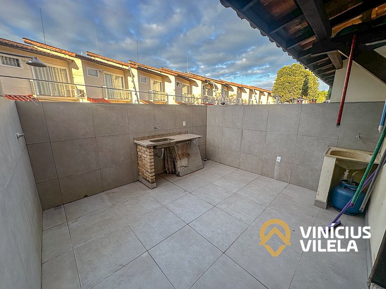 Duplex 2 suítes (com ar), cond. com piscina, sauna