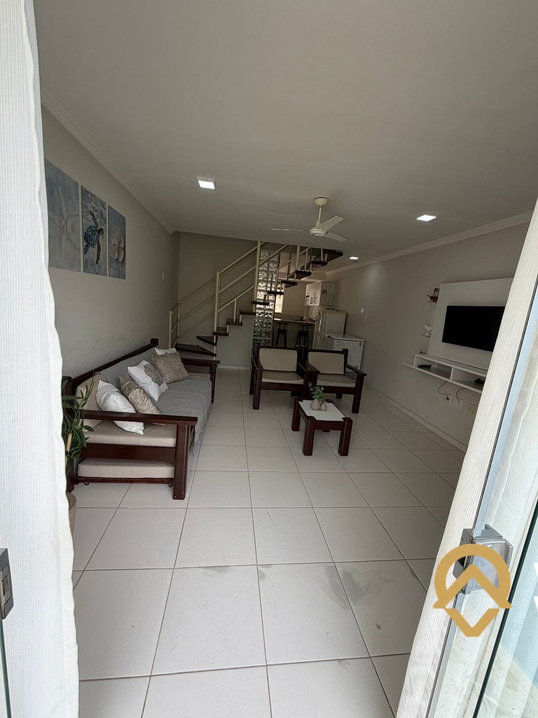 Casa 2 suítes a poucos metros do Axé Mói