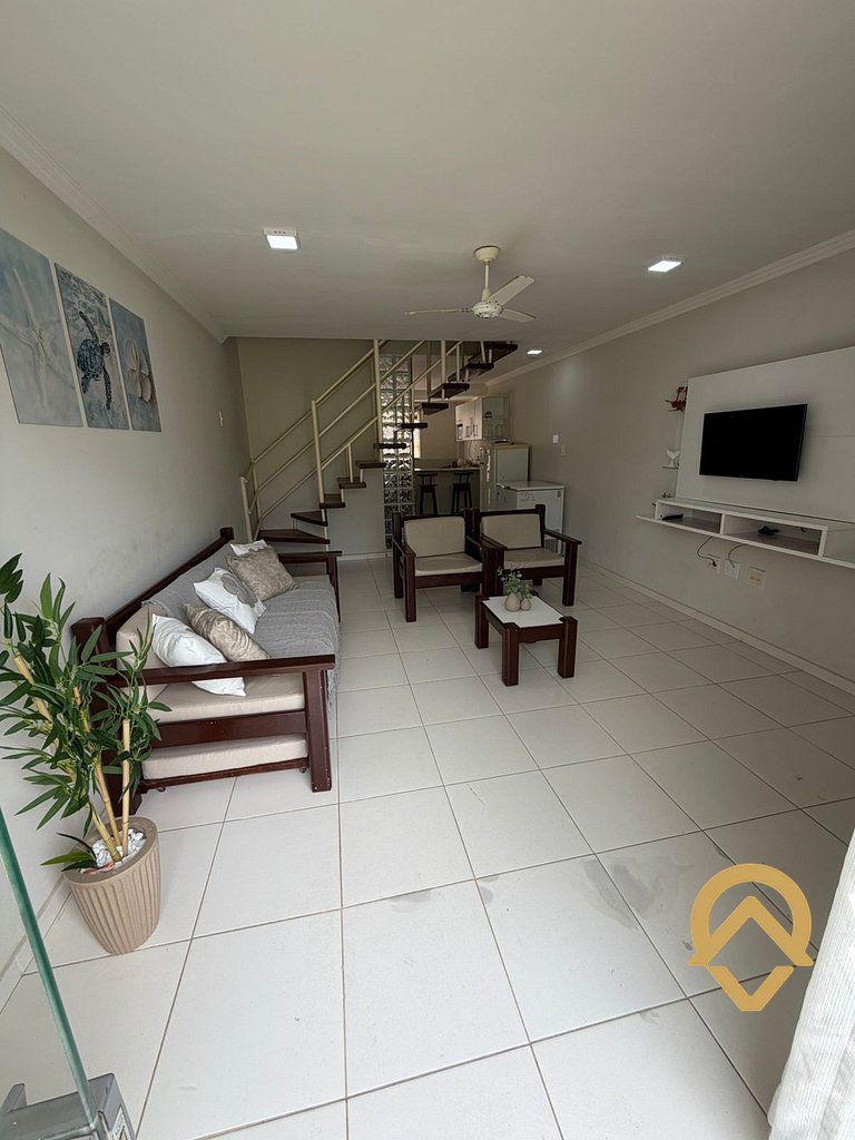 Casa 2 suítes a poucos metros do Axé Mói