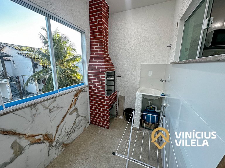 Apto 2Q a 50m da praia de Taperapuã, com piscina, pavimento